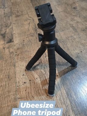 Black Flexible Mini Phone Tripod with Universal Mount